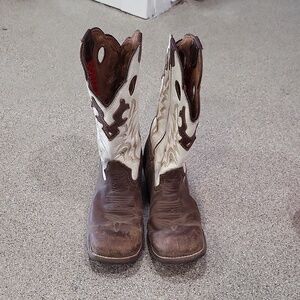 Girls size 2.5 D cowboy boots